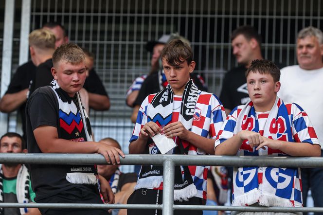 Górnik Zabrze - Termalica Nieciecza. Niesamowita atmosfera na Arenie Zabrze! Kibice Górnika dopingują swoją drużynę