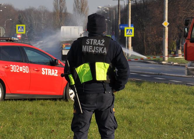 Zablokowana ul. Banacha. Rozszczelniły się butle z acetylenem!