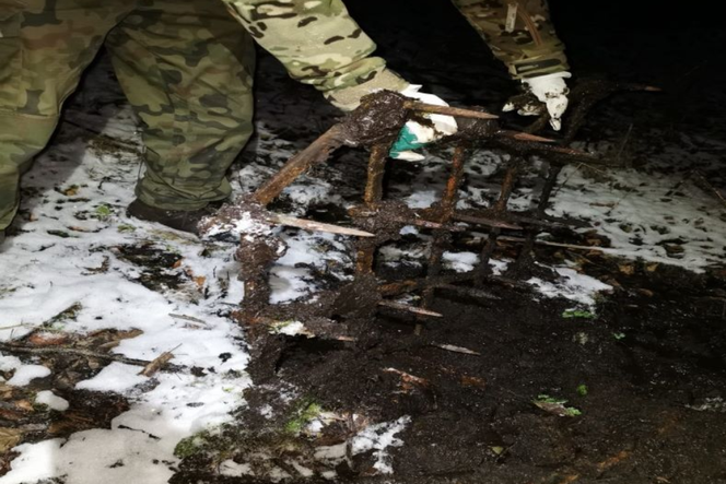 Metalowe pułapki w lasach na Podkarpaciu. Policja szuka sprawcy