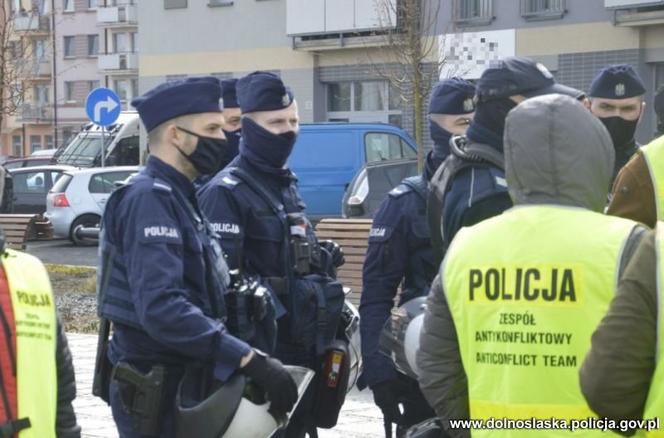 Protest przeciwko obostrzeniom w Głogowie