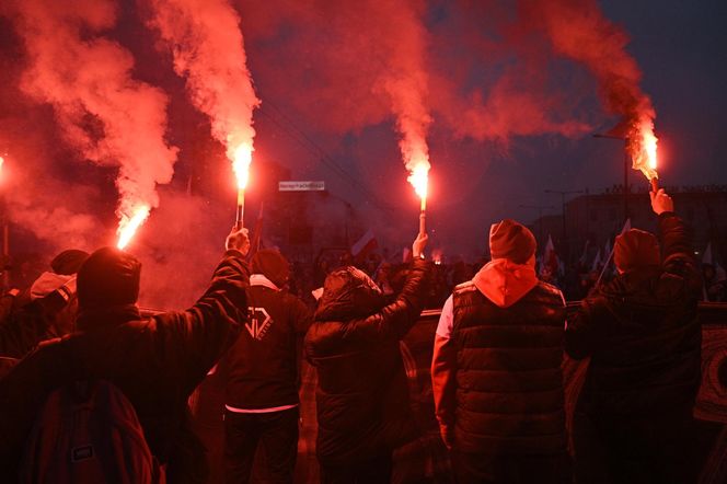 Marsz Niepodległości 2025 na żywo. Relacja z Warszawy. "Chcę zobaczyć Polskę samodzielną i niezakompleksioną"
