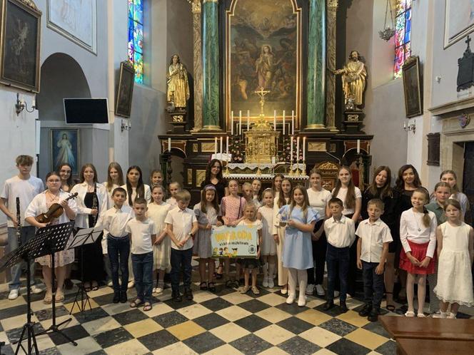 „Dzieci Boże” ze Spytkowic zwycięzcami konkursu na najlepsze wykonanie hymnu kongresu