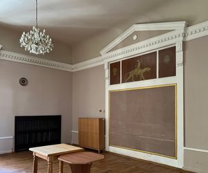 Pałac w Łubiu wystawiony na sprzedaż