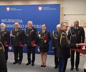 Wręczono odznaki Świętego Floriana i innne medale strażakom. Wśród zasłużonych wójt Gminy Iława