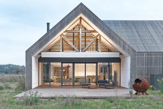Dom typu stodoła - zobacz najpiękniejsze domy stodoły w Polsce. To nieustający trend w architekturze