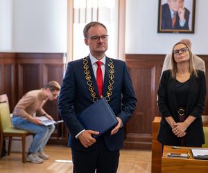 Zaprzysiężenie nowego prezydenta Zabrza. Kamil Żbikowski złożył ślubowanie i zwrócił się do mieszkańców