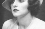 Aktorka Janina Sikorska w jednej ze scen przedstawienia. Światowid nr 2/596 z 11.01.1936.