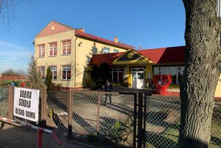 Szkoła w Ostrowążu