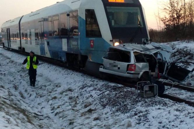 Rzeszów: wypadek na przejeździe kolejowym. Są ofiary śmiertelne