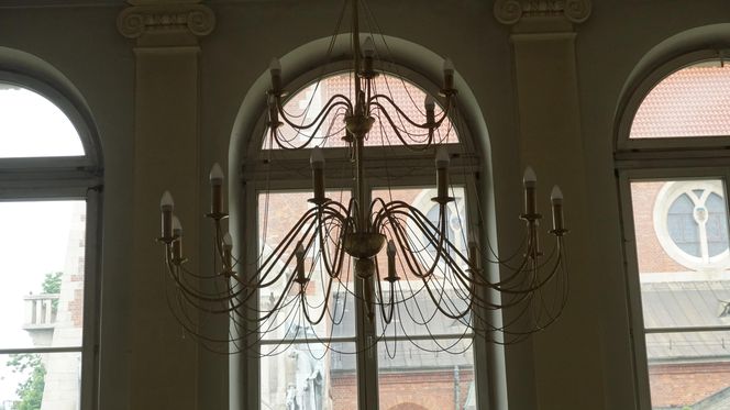 Dawny Szpital Uniwersytecki przy ul. Kopernika w Krakowie - żyrandol