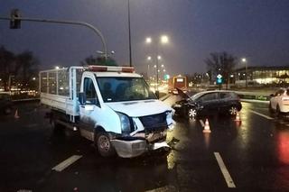 Olsztyn. Wypadek na skrzyżowaniu ul. Towarowej z ul. Stalową. Jedna osoba ranna