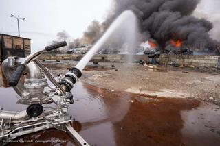 Brynicą spływają chemikalia z pożaru w Siemianowicach Śląskich. Woda pitna zagrożona?