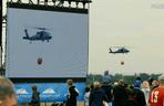 Widowiskowe pokazy lotnicze w Mielcu z udziałem policyjnego Black Hawka (zdjęcia i wideo)