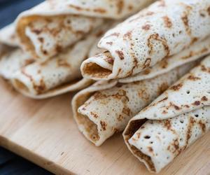 Trzy składniki, zero wyrzutów sumienia. Oto przepis na dietetyczne naleśniki, które pokochasz