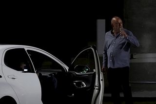 Wojciech Kowalczyk na stacji benzynowej [PAPARAZZI]