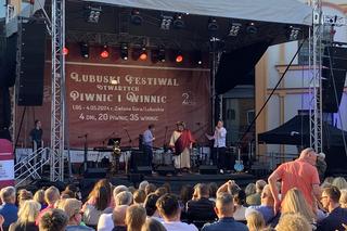  IV Lubuski Festiwal Piwnic i Winnic w Zielonej Górze. Koncert zagrał Czesław Śpiewa