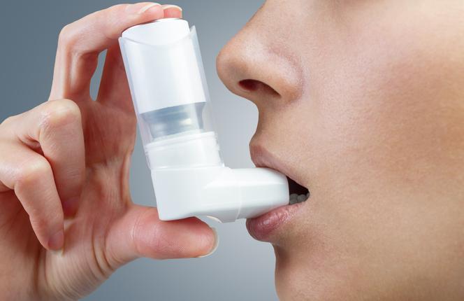 Astma steroidooporna - przyczyny, objawy, leczenie