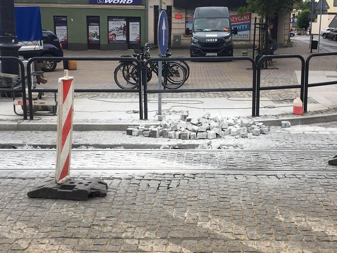 Trwa naprawa torowiska na Wybickiego w Grudziądzu