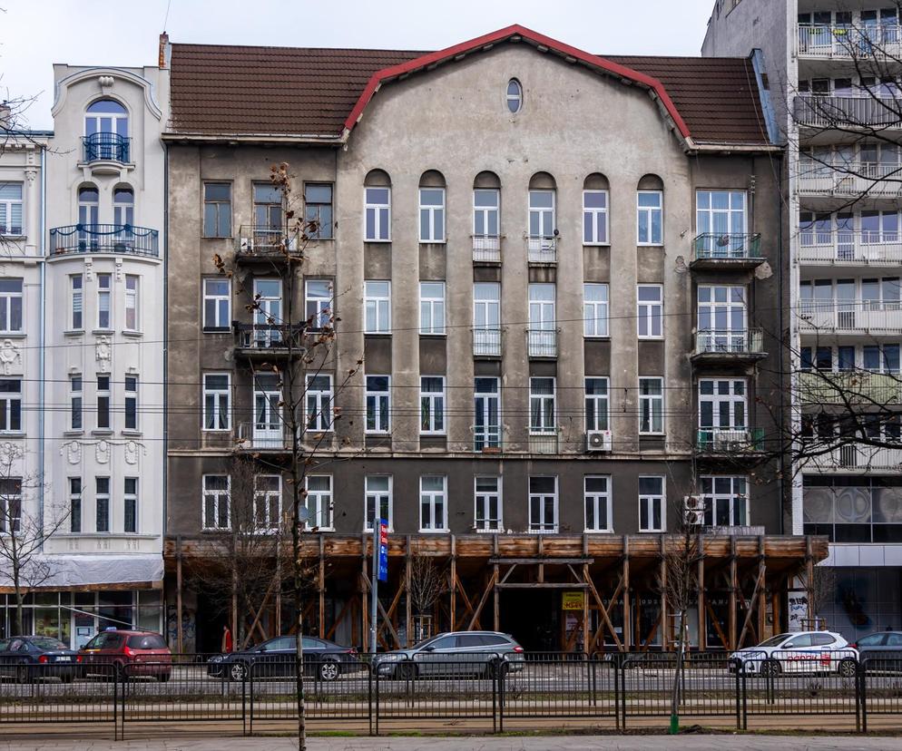 Zobacz najbrudniejsze warszawskie budynki - zdjęcia. Wypiękniałyby, gdyby je umyć