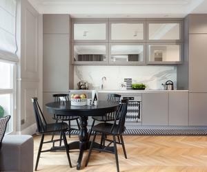 Elegancka kuchnia pary architektów. W 4-metrowej zabudowie zmieścili wszystko