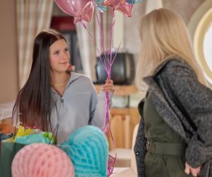 Na Wspólnej odc. 4007: Julka (Maja Oświecińska), Ewa (Ewa Gawryluk)