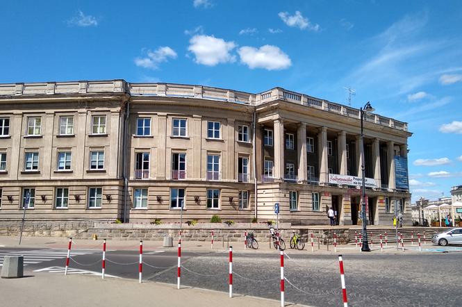 Uniwersytet w Białymstoku sprzedaje budynki. Dawny dom partii będzie miał nowego właściciela