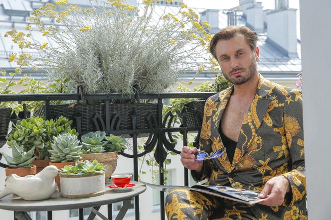 Rafał z "Królowych życia" duma nad sukulentami