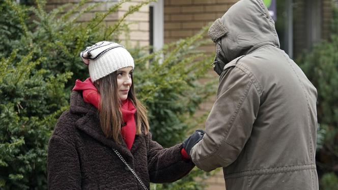 Barwy szczęścia odc. 2454. Andrzej Romanowski (Maciej Jachowski), Agata (Natalia Zambrzycka)