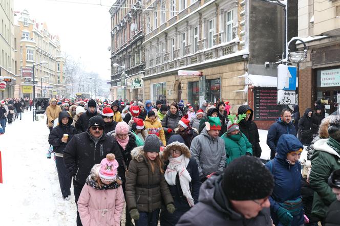 Parada w Mikołajów w Chorzowie na koniec Mikołajowego Festiwalu Czekolady z... owadami