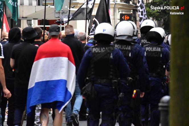 Katowice: Policjanci wśród nacjonalistów. Tajemnicza akcja służb na marszu! 