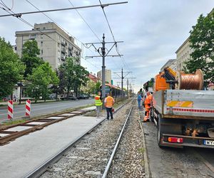 Wielka ofensywa Tramwajów Warszawskich. Tramwajarze remontują i budują jak szaleni
