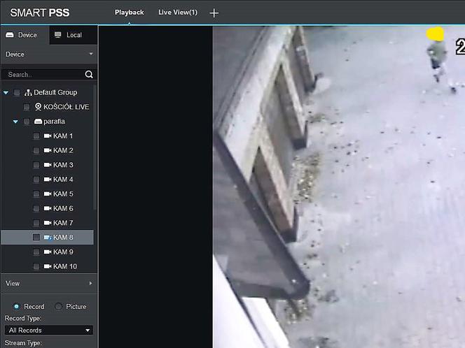 Śląskie: Młodzi ludzie wbiegli do kościoła i wrzucili tam... jajka. Ksiądz wybacza, ale sprawą i tak zajmie się policja [ZDJĘCIA]