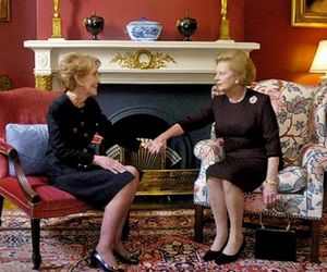 Ugoszczą Nawrockiego jak królową Elżbietę