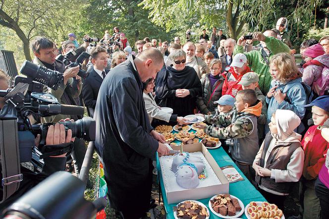 Prezydent usynowił hipcia