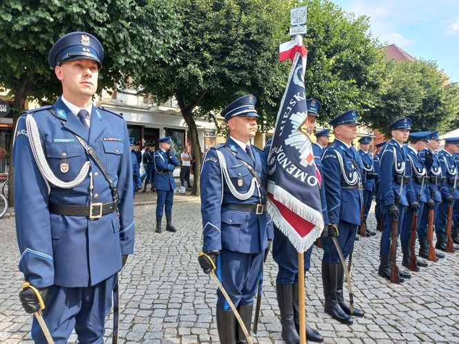 Trwają obchody Święta Policji w Lesznie. Świętują policjanci i policjantki