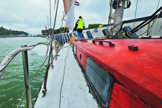 Jacht Kuklińskiego. W honorowym rejsie przez kanał Mierzei Wiślanej