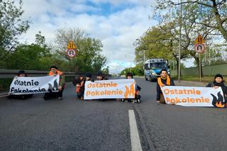 Ostatnie Pokolenie blokuje mosty 