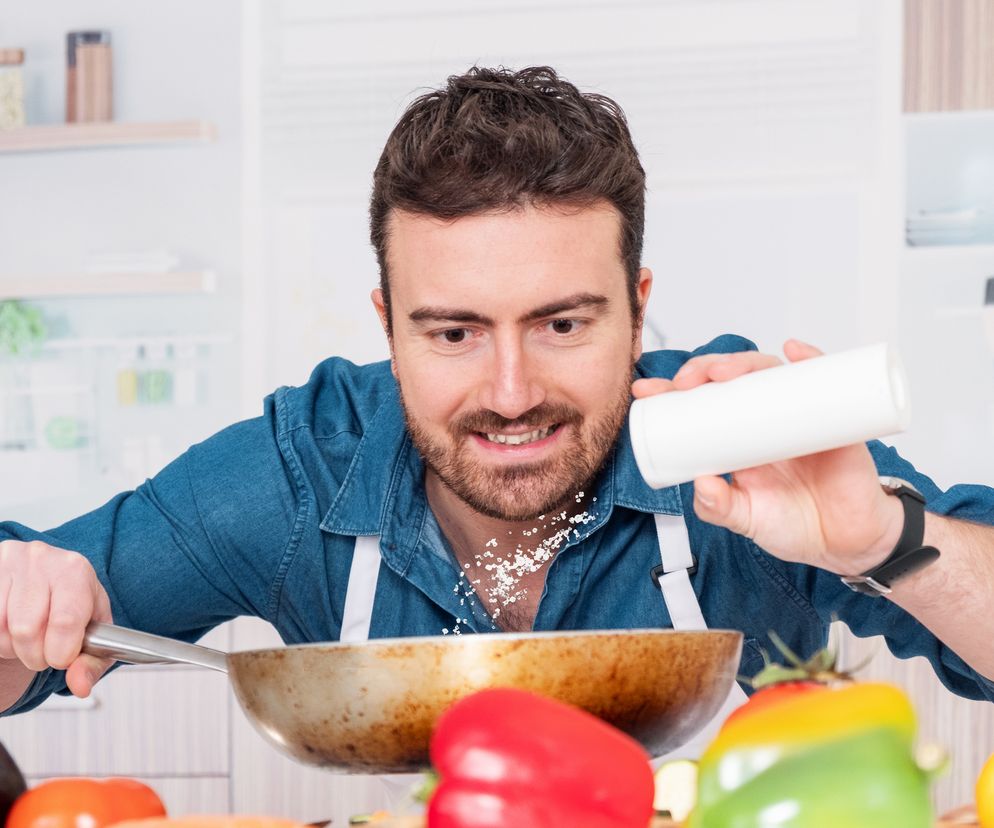 Przejście na dietę niskosodową nie jest łatwe, ponieważ sól występuje w wielu produktach.