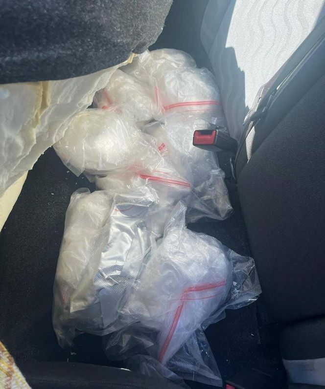 16 kilogramów narkotyków u mieszkańców powiatu rawickiego. Zatrzymani w drodze z Holandii
