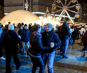 Świąteczna atmosfera na Rynku. Odwiedziliśmy katowicki jarmark bożonarodzeniowy