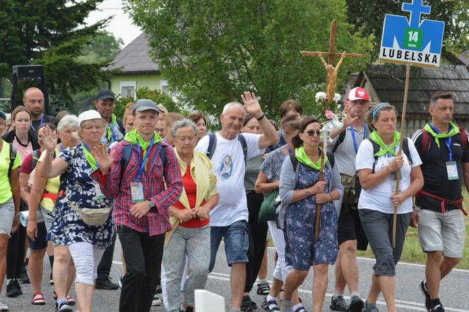 Śpiewający dzień lubelskich pątników na szlaku do Jasnej Góry!