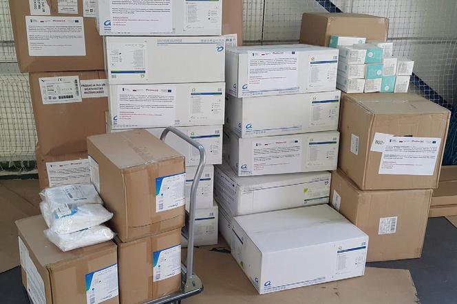 Samorząd Mazowsza sprowadził 14 ton wyposażenia medycznego i środków ochrony