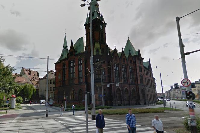 Uniwersytet od kilku lat próbuje sprzedać budynek w centrum Wrocławia