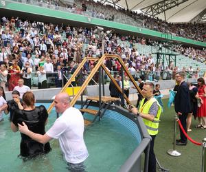 Świadkowie Jehowy na kongresie w Warszawie na stadionie Legii