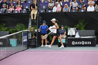 Iga Świątek lepsza od Coco Gauff. Polka o krok od awansu półfinału WTA Finals w Cancun
