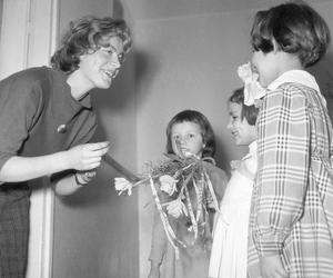 Dzień Kobiet - składanie życzeń w 1958 rok