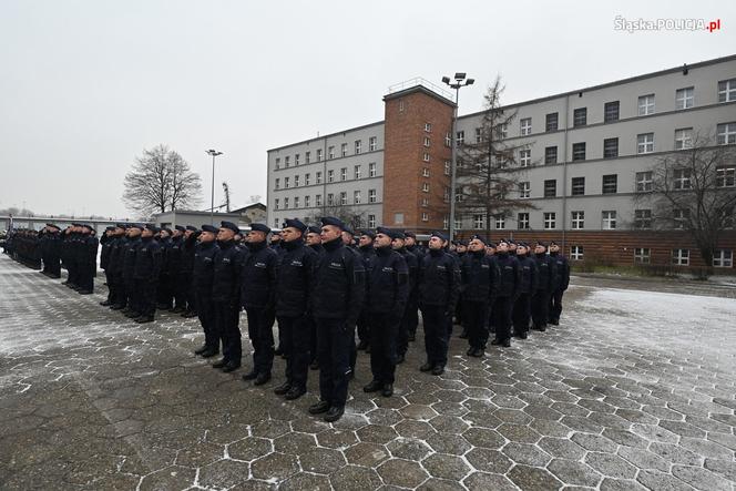 Śląskie: 156 nowych policjantów złożyło ślubowanie w Katowicach