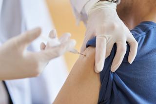 Zupełnie nowe szczepionki przeciwko COVID-19 wkrótce w Polsce. Wiemy, kiedy ruszą szczepienia 