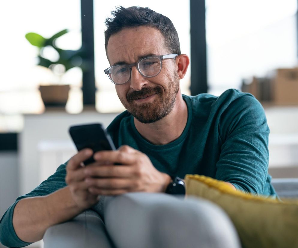 Powszechnie nadużywamy smartfonów. Ekspertka mówi, jak dbać o higienę cyfrową 