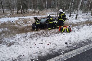 Wypadek na DK 10 w Solcu Kujawskim! Jedno z aut wylądowało w rowie [ZDJĘCIA]